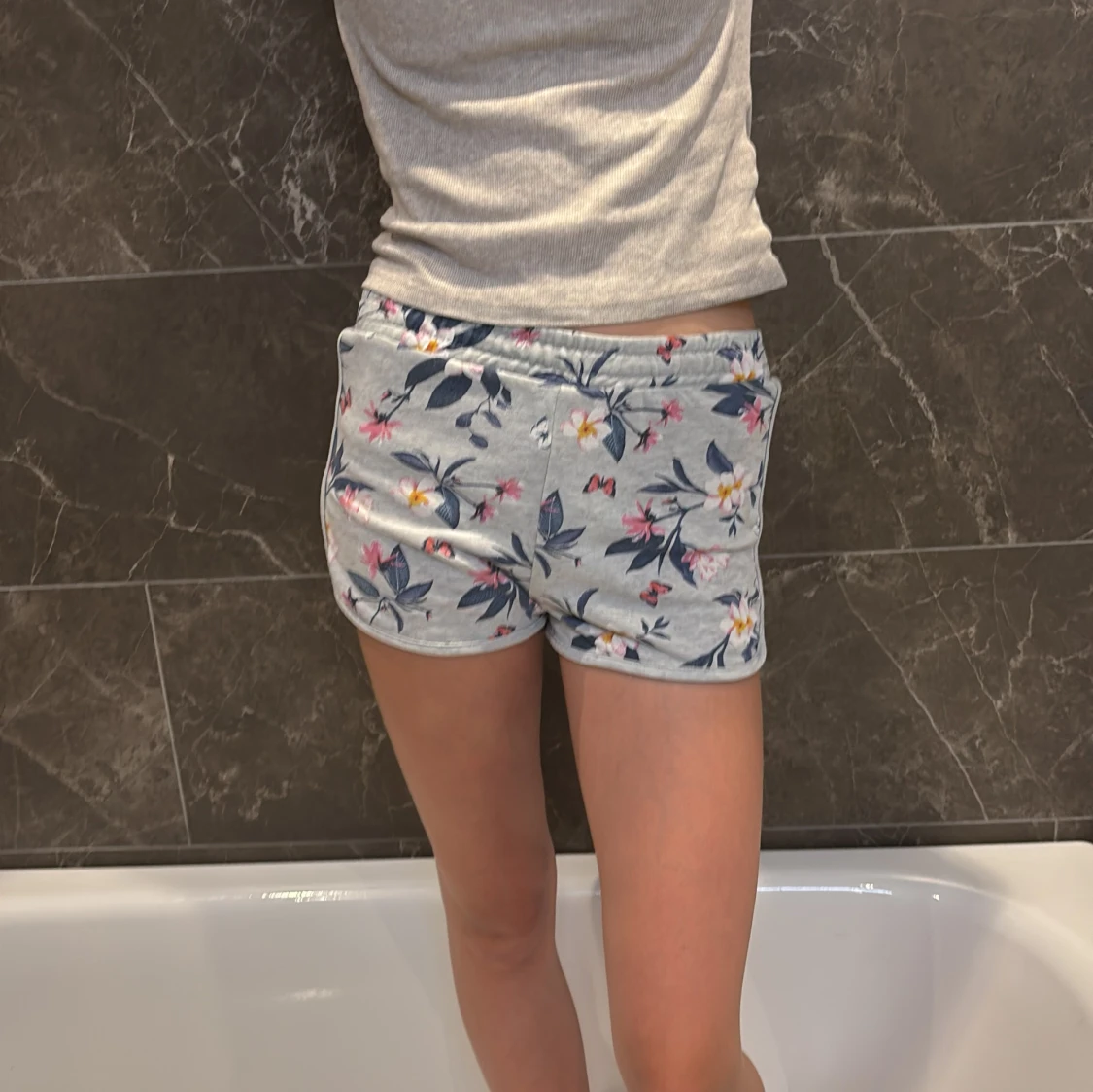 Blommiga shorts från H&M