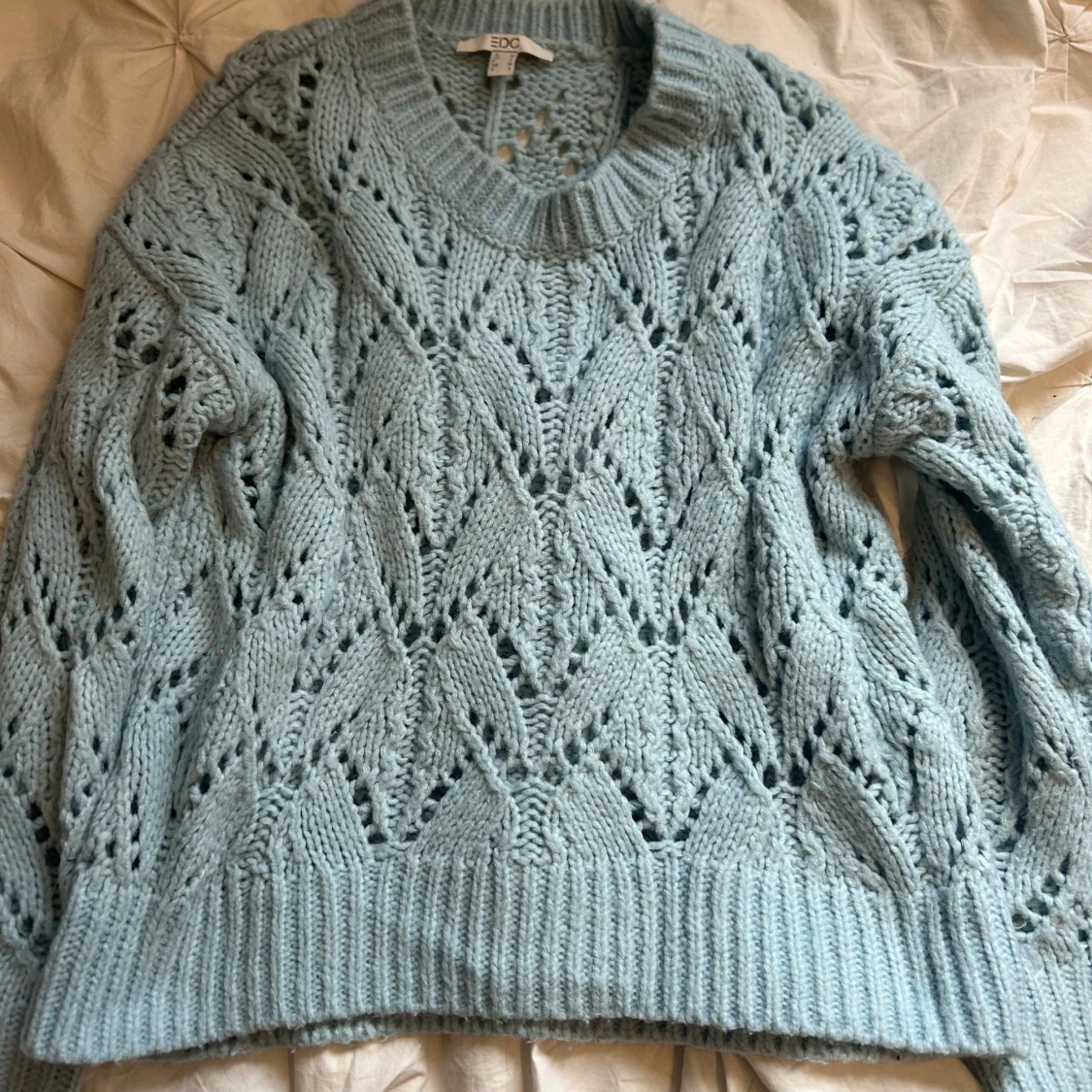 Ljusblå stickad tröja från EDC