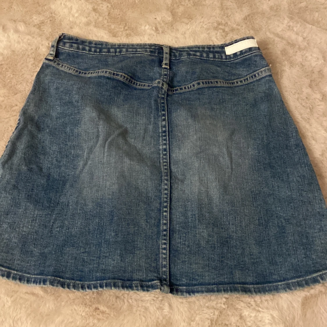 Jeanskjol med knappar från H&M - 2