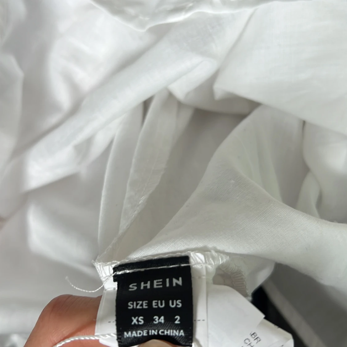 Vit blommig kortklänning från SHEIN - 2