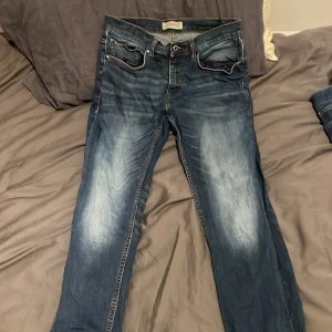 Blå jeans från Lindberg - Blå jeans från Lindberg. Byxorna har inga defekter alls. Använda ett par gånger.