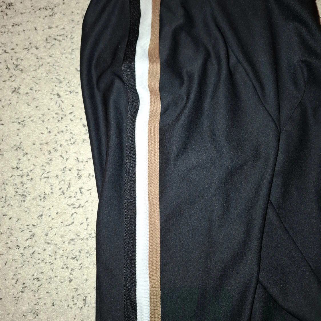 Svart huvtröja från BOSS - 2