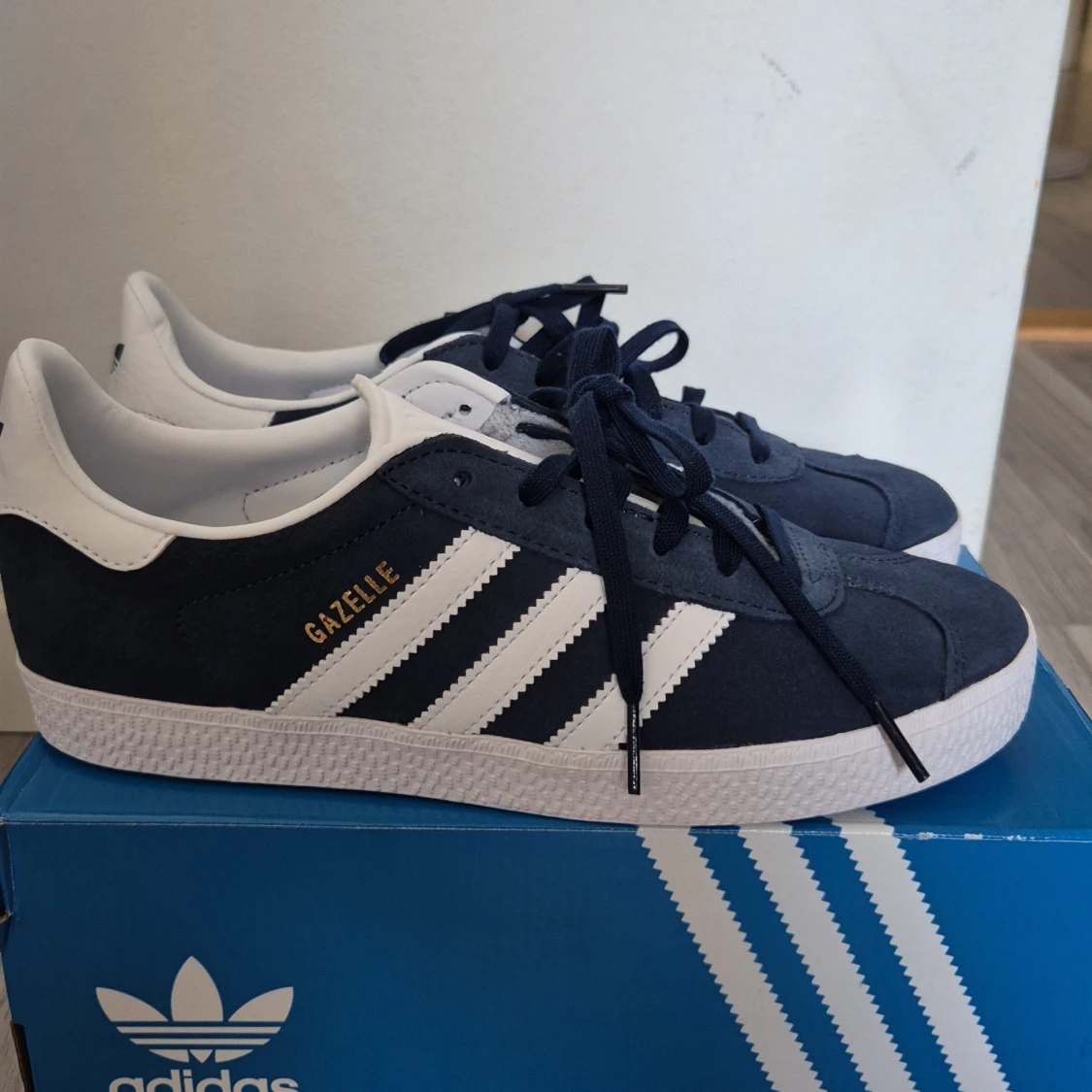 Adidas Gazelle i mörkblå mocka - 3