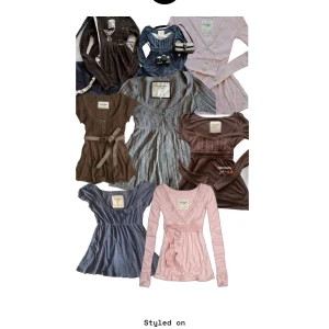 !!SÖKERR!! Tröjor från Abercrombie & Fitch - SÖKER en snygg tröja från Abercrombie & Fitch med en v-ringad design liknade dessa bilder hittade på Pinterest.