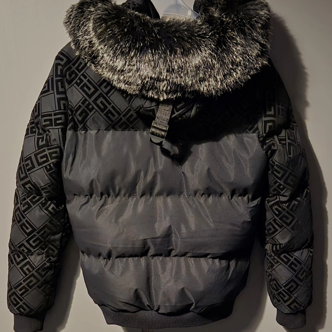 Svart vinterjacka från Glorious Gangsta XS - 1