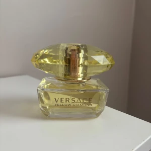 Versace parfym 50ml - Knappt använd