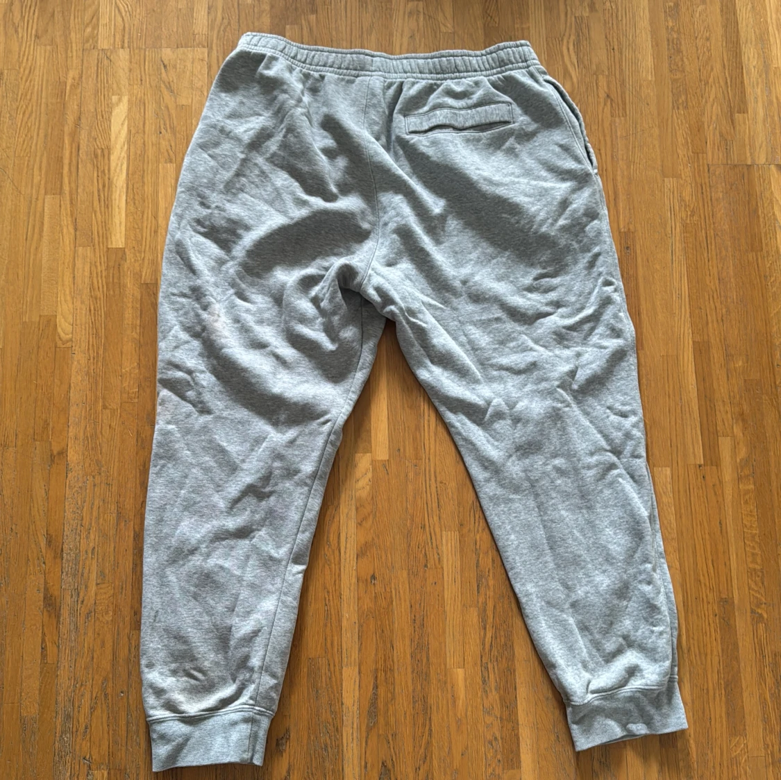 Grå mjukisbyxor från Nike - 1