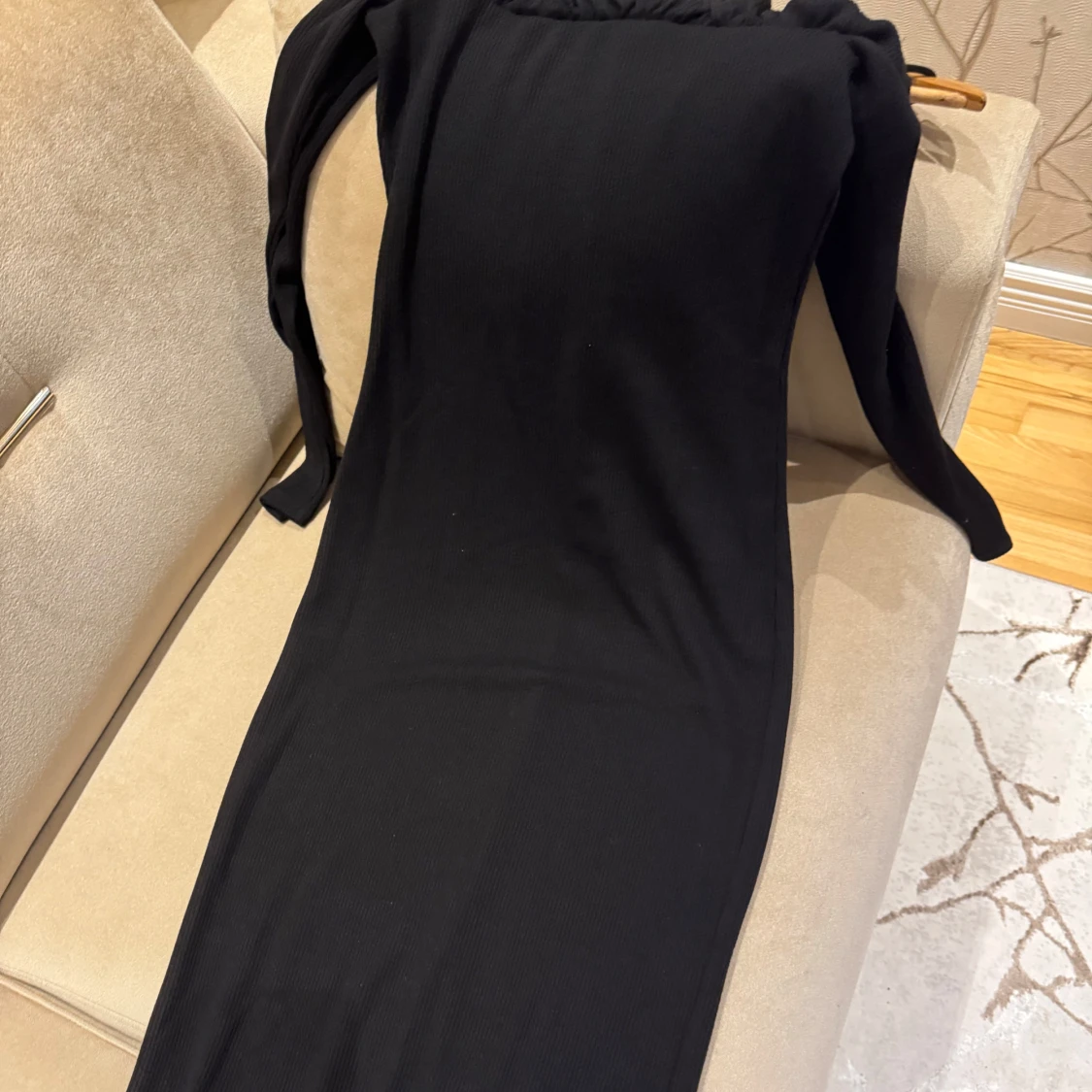 Svart offshoulder långklänning H&M - 4