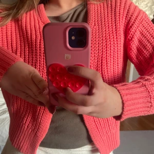 Kofta Zero - Kofta från zero i så härlig färg!❤️‍🔥