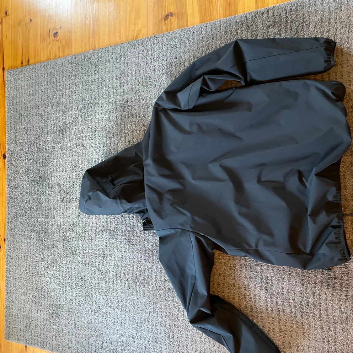 Svart vindjacka Peak Performance L - 2