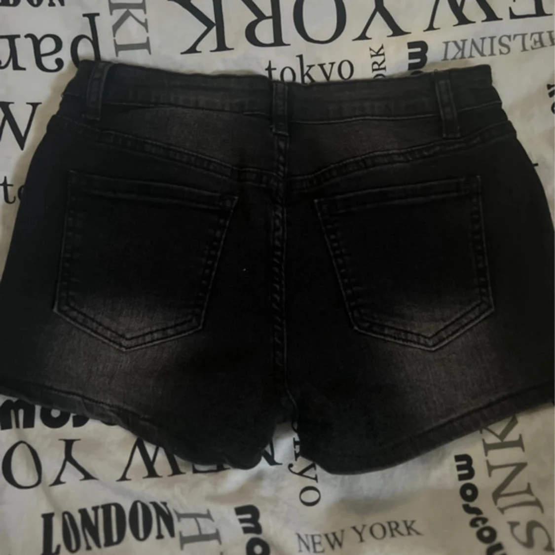Svarta jeansshorts - S - 1