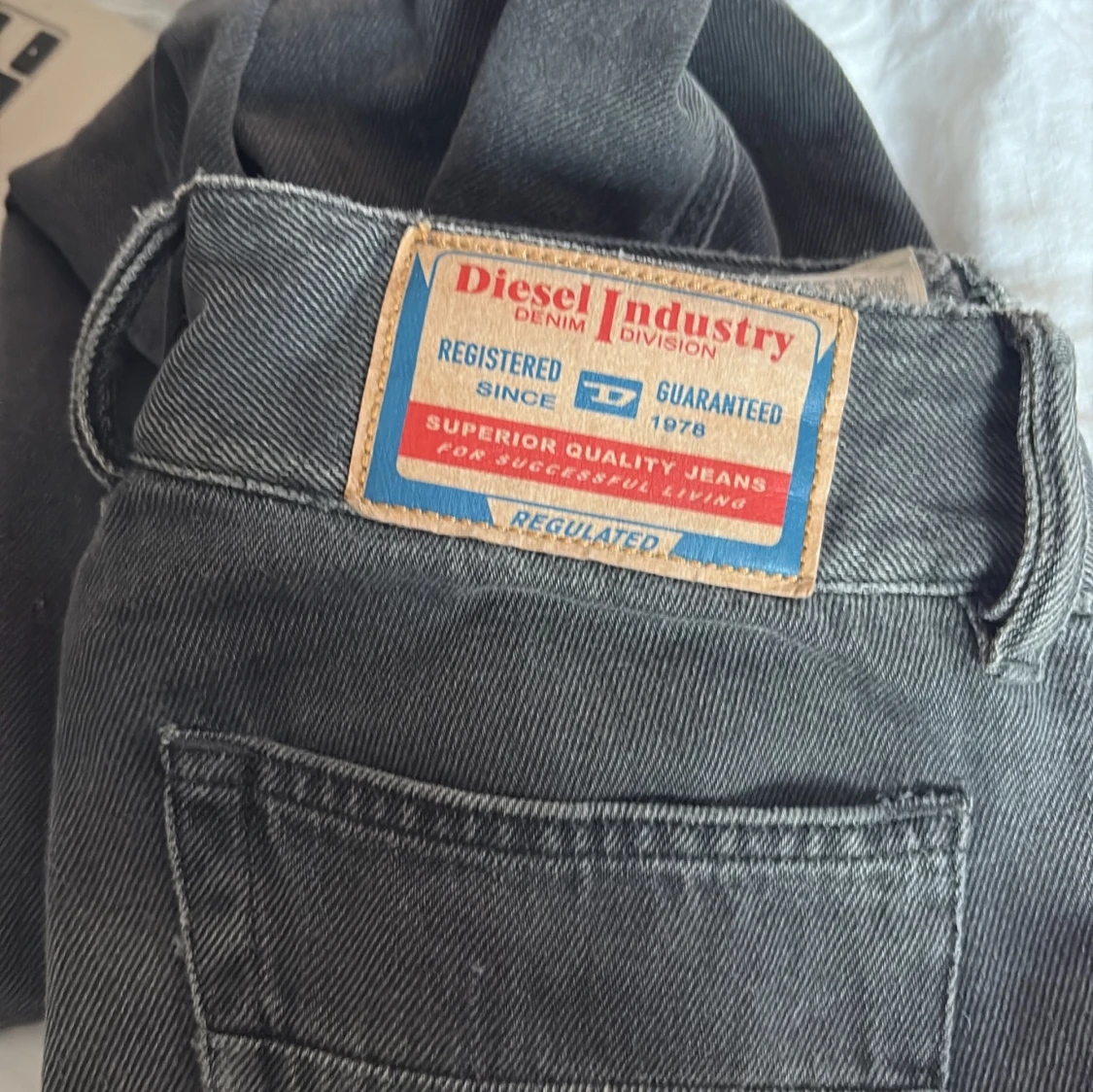 Svarta bootcut jeans från Diesel - 3