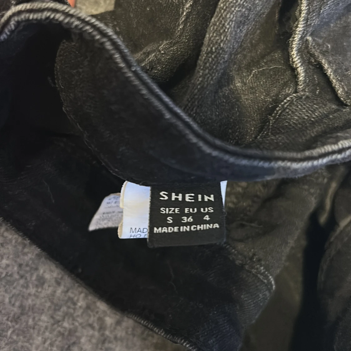 Svarta bootcut jeans från SHEIN i storlek S - 2