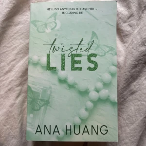 Twisted Lies - En romantisk och spännande bok om hemligheter, passion och farliga känslor. Perfekt för dig som gillar intensiva relationer, mystik och karaktärer med djup. Upptäck en värld där kärlek och lögner går hand i hand och där allt kan förändras när sanningen kommer fram.
