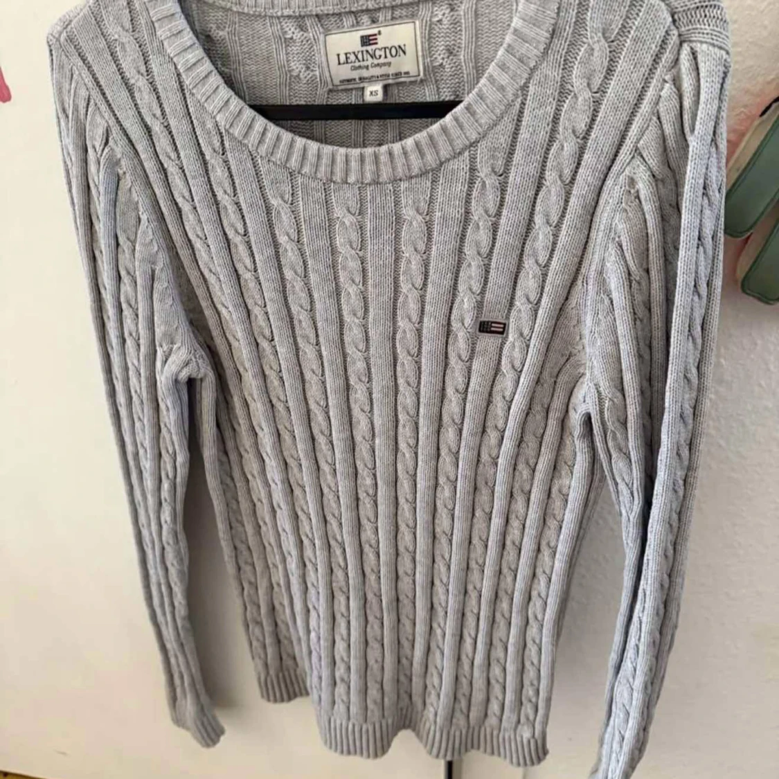 Grå stickad tröja från Calvin Klein och lexington  - 2