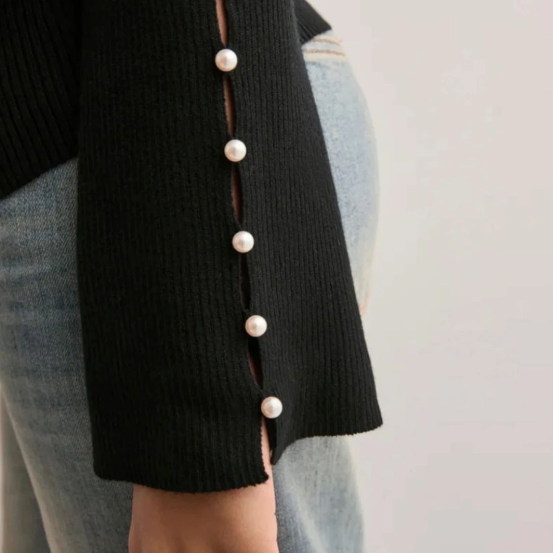 Långärmad tröja med pärldetaljer  - 3