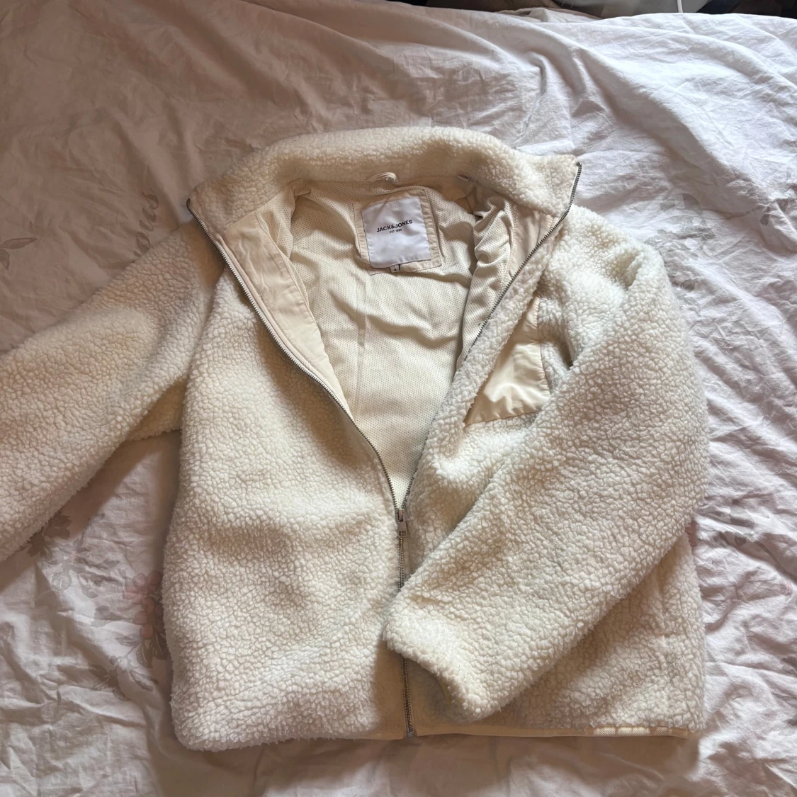 Vit teddyjacka med dragkedja - 2