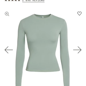 Skims long sleeve  - LONG SLEEVE T-SHIRT cotton jersey Size xs  Använd fåtal gånger Färg: mineral Ord pris: 794kr
