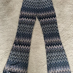 Missoni liknande byxor  - Super sköna byxor i missoni mönster 💕Strl XS 
