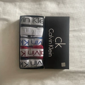 Calvin Klein Kalsonger - Kan gå ner i pris vid snabb affär. Ställ gärna frågor. Passar som L men e XL. Fick dessa i present o valde sälja de istället.