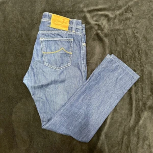 Jacob Cohen Jeans - Ett par Jacob Cohen Jeans | Skick - 9/10 (inga defekter) | Size - W34 Passar 32 | Nypris - runt 4-5000kr | Fraktar via PostNord eller InstaBox på köparens bekostnad | Hör av dig vid frågor eller funderingar //Restock