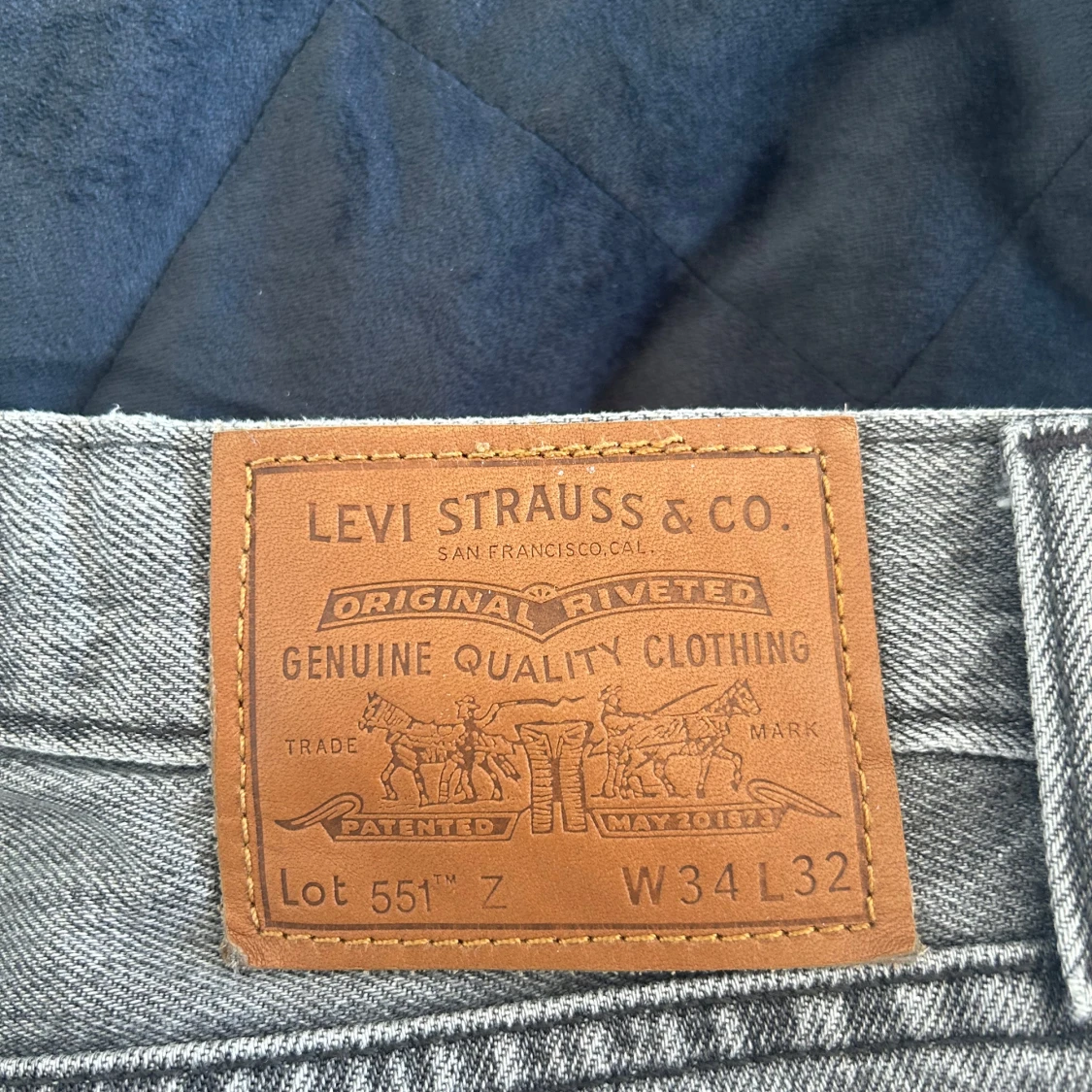 Grå jeans från Levi's 551Z - 1