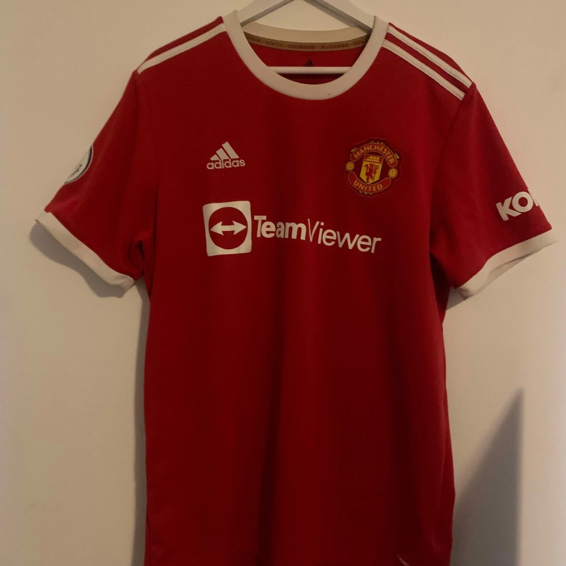 Röd Manchester United fotbollströja authentic