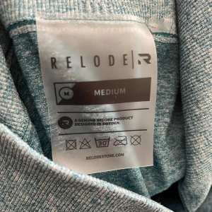 Grön/blå tränings byxor från Relode - Fina gröna/blå tränings byxor från relode. Helt nya. Storlek m