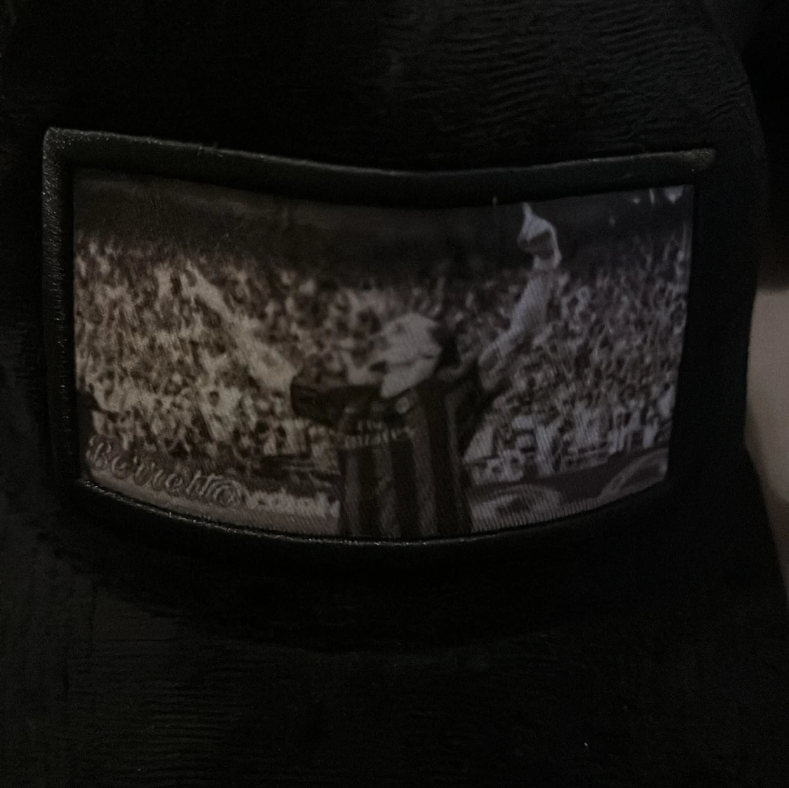 Svart keps med fototryck - 1