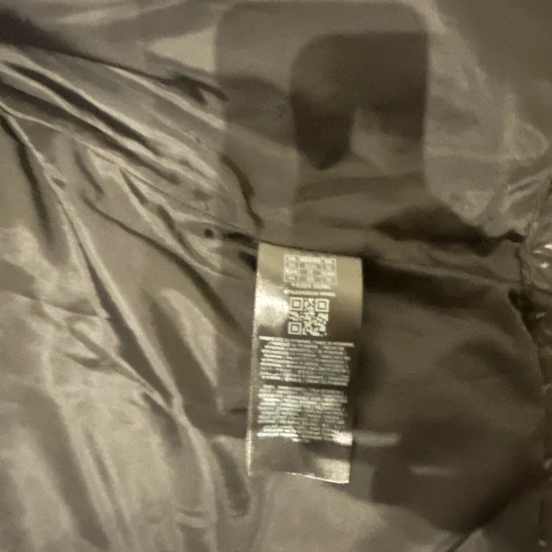 Svart dunväst från Guess - 4