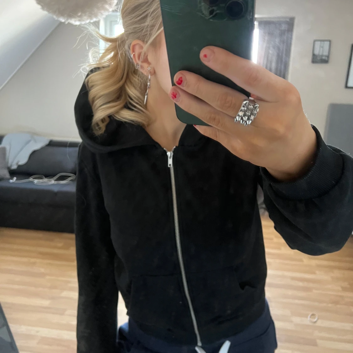 Svart hoodie från 157 - 2