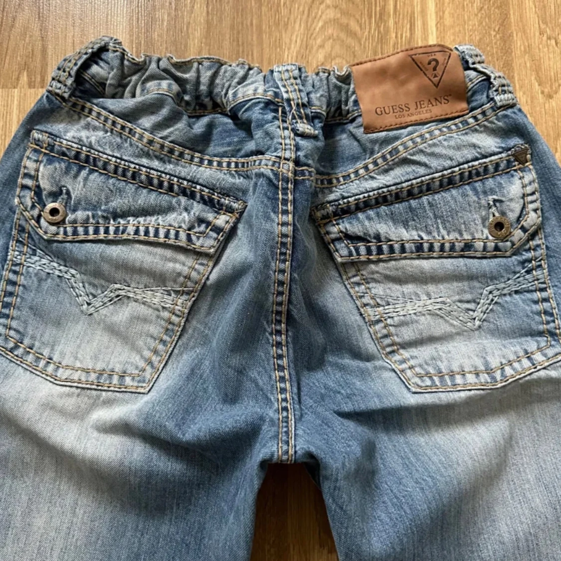 Blå jeans från Guess - 1