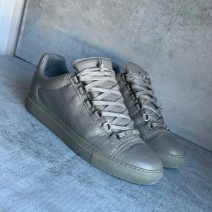 Balenciaga arena - Otroligt sköna arenas | skick toppen 8,5/10 | inget og |  självklart äkta | storlek 41 men är super stor i storleken | skriv vid frågor 🙏🏻