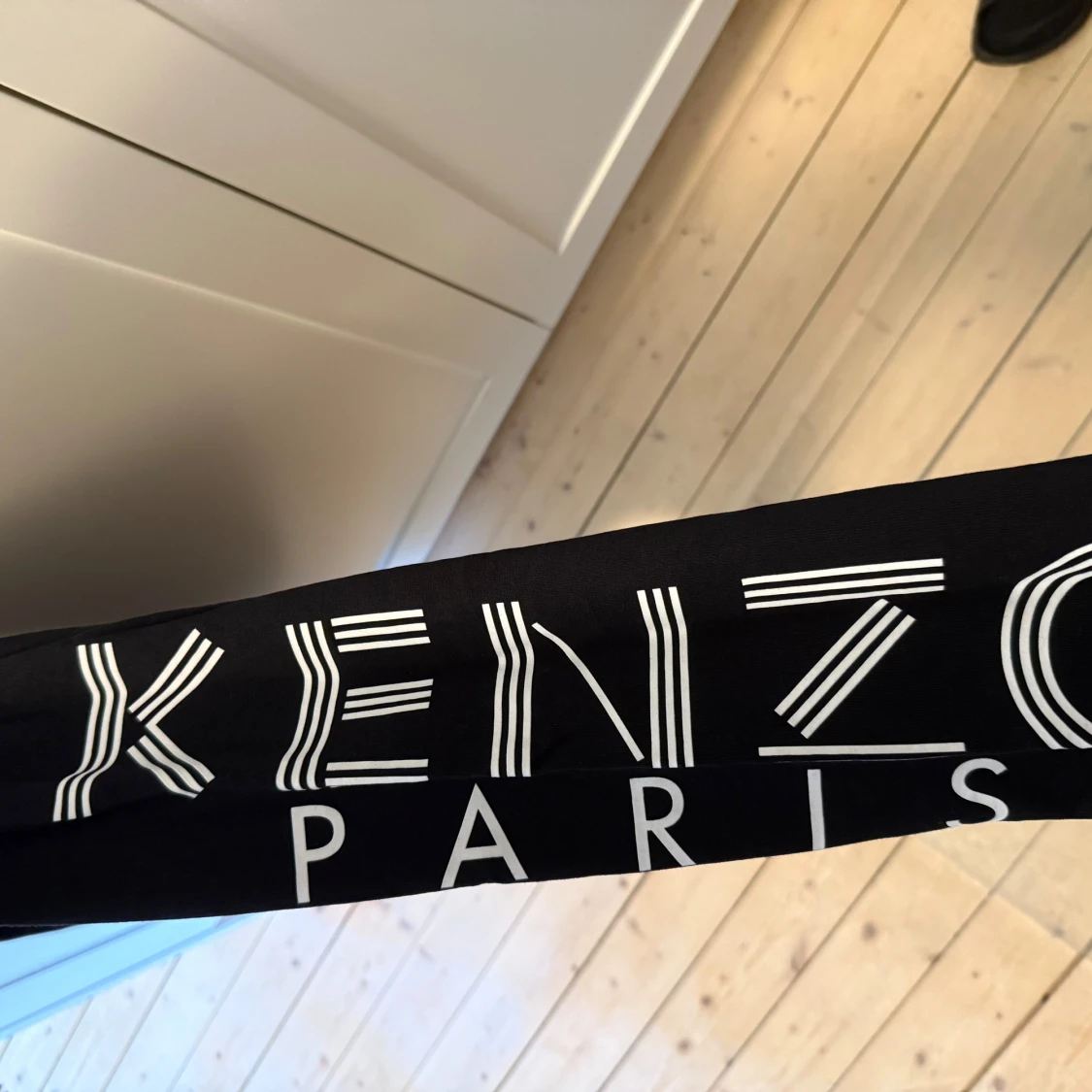 Svart långärmad tröja från Kenzo - 1