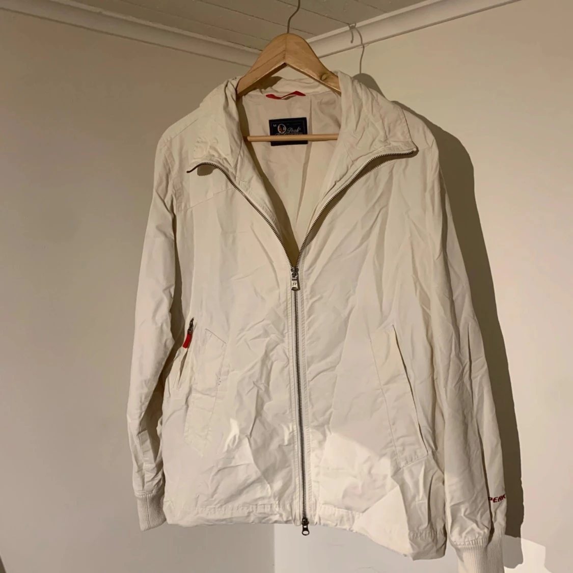 Vit Seglarjacka Peak Performance jacka