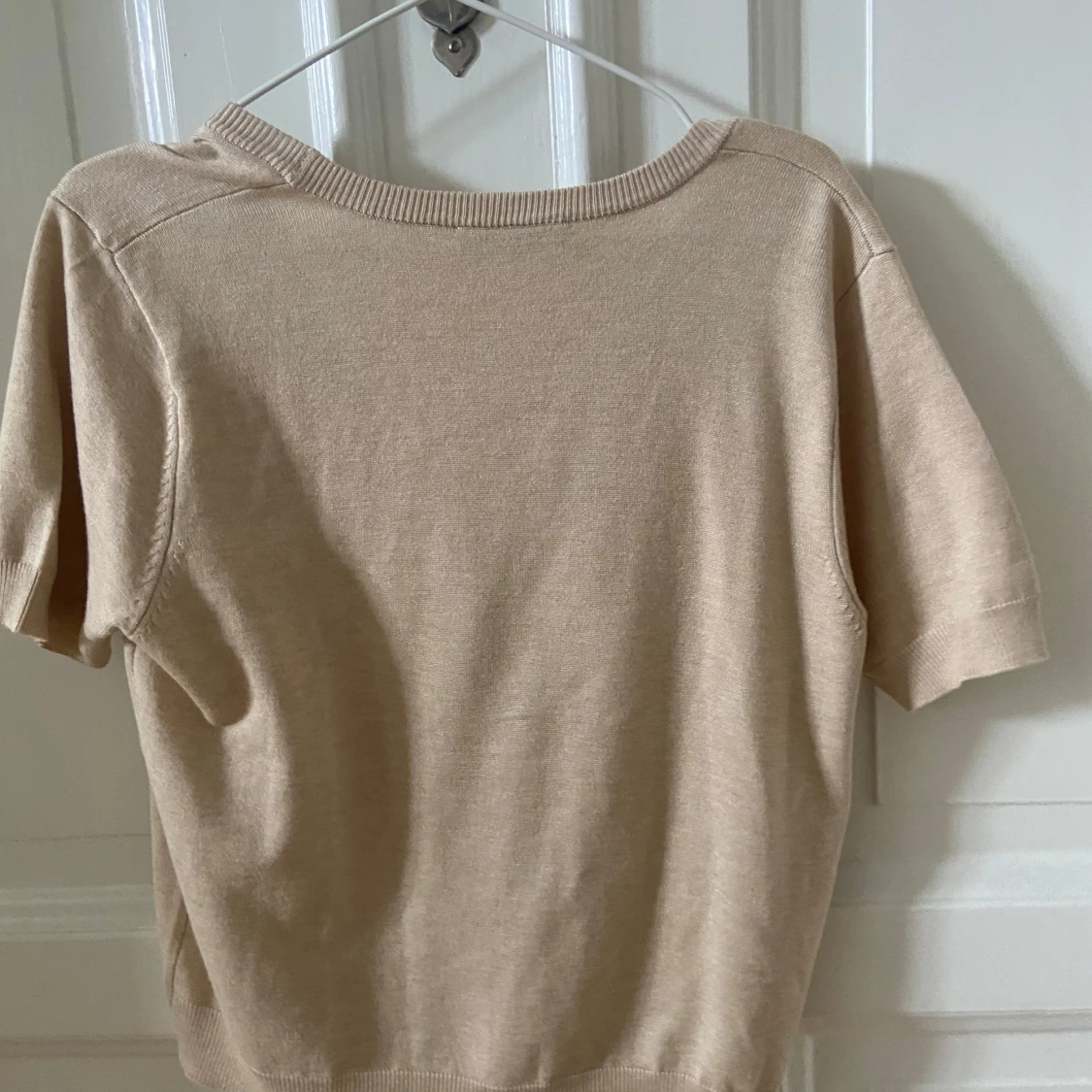 Beige kortärmad kofta från In Front - 1