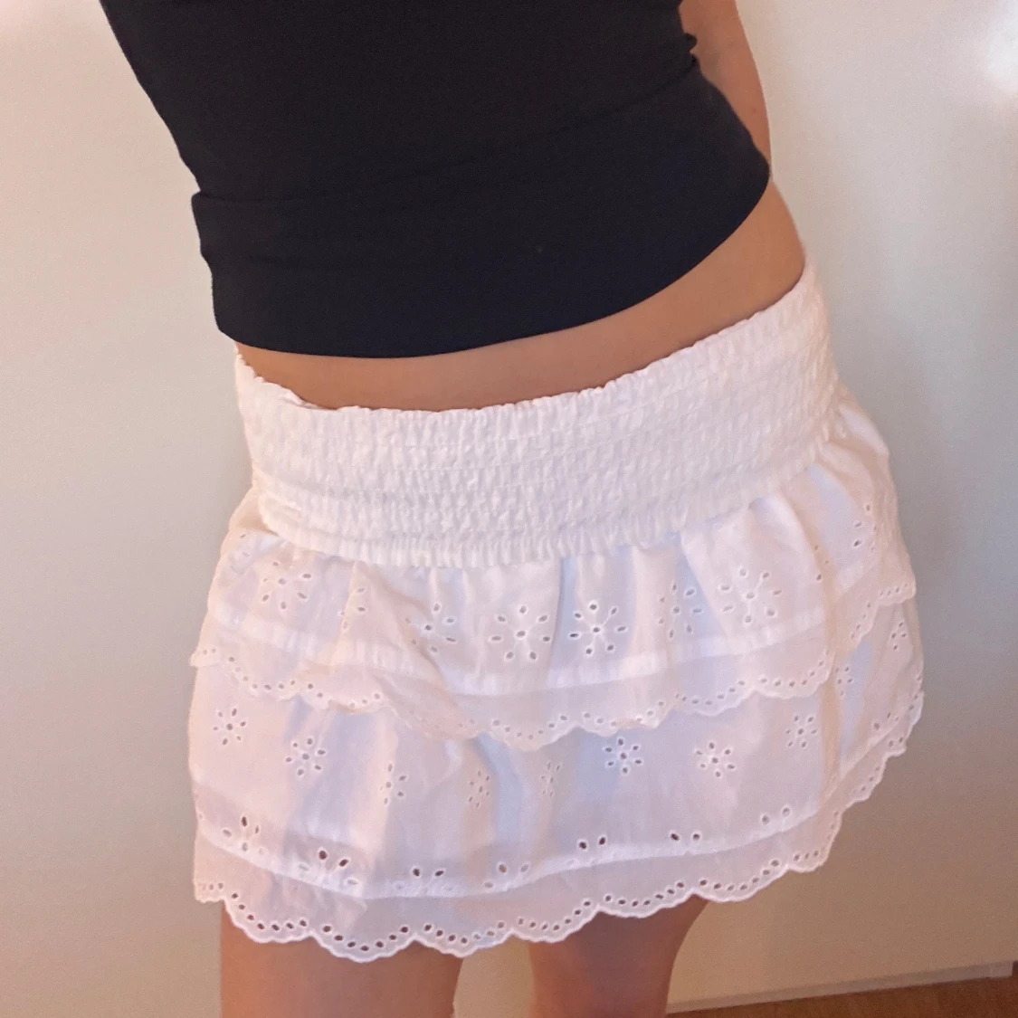 Vit volangkjol från H&M