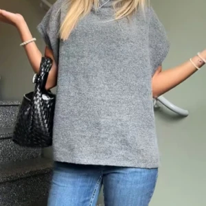 Grå stickad kortärmad  - Kortärmad stickad tröja från Lindex i storlek XL