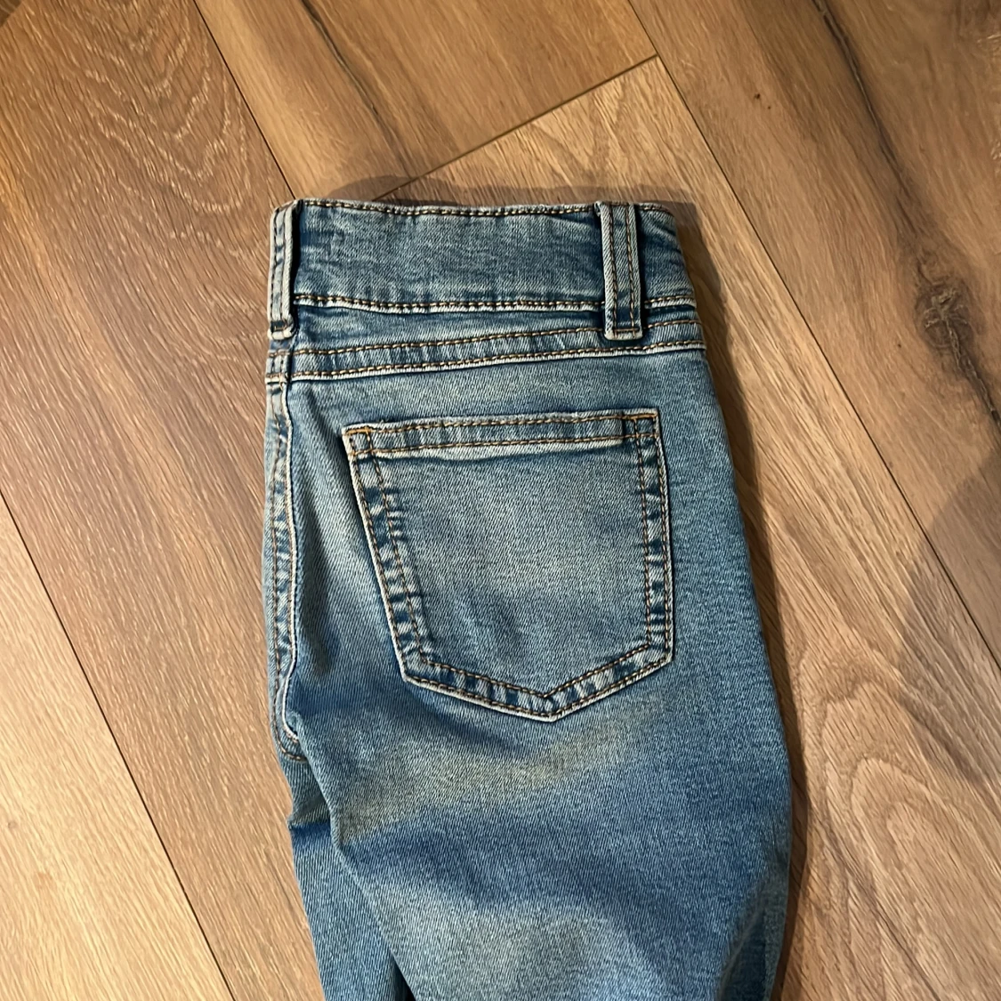 Blå bootcut jeans - 1