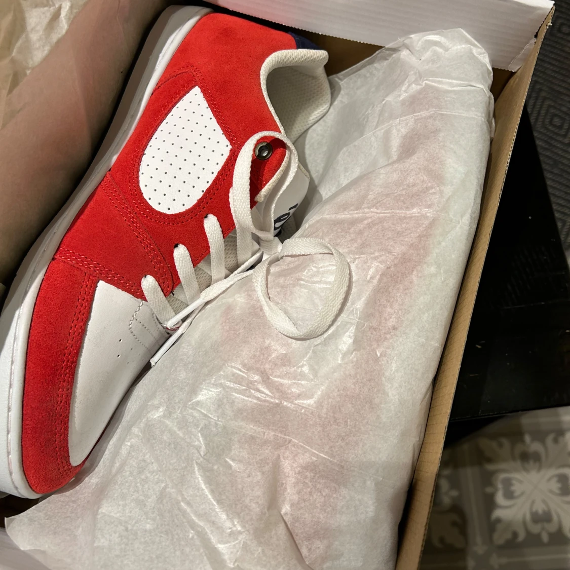 Etnies Scout x TTFF sneakers i rött och vitt i strl 42 - 4