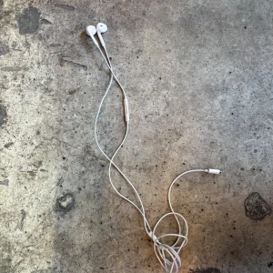 Sladd hörlurar  - Nästan inte använda sjukt grisch och laidback! Skriv om du undrar något.