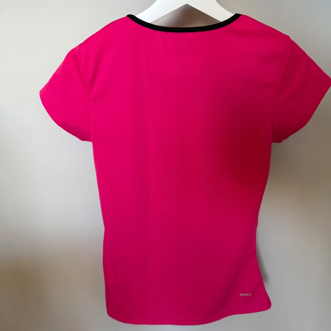 Rosa träningst-shirt från Röhnisch - 2