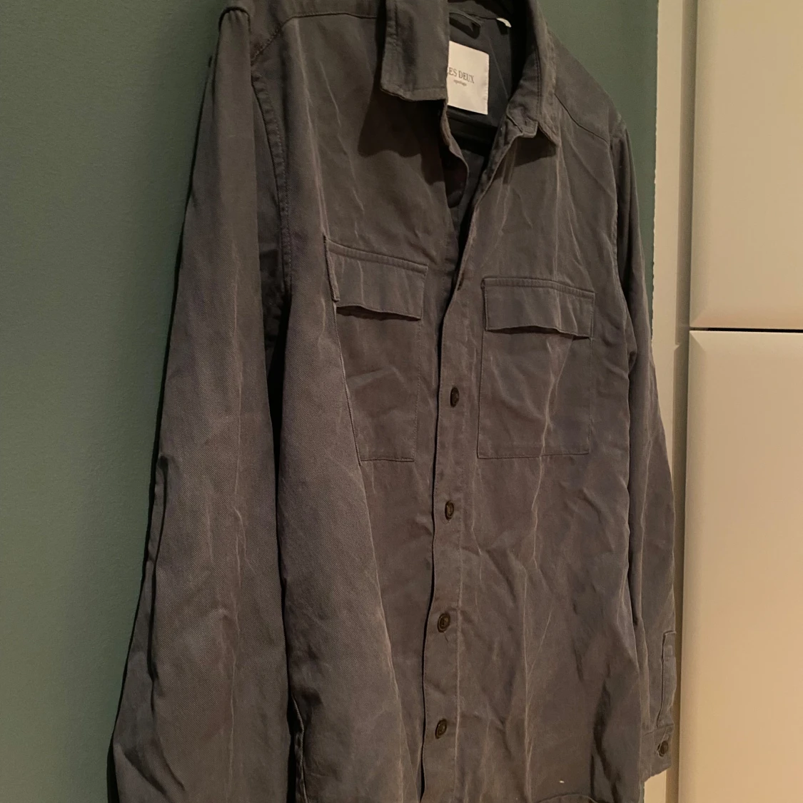 Grå overshirt från Les Deux - 1