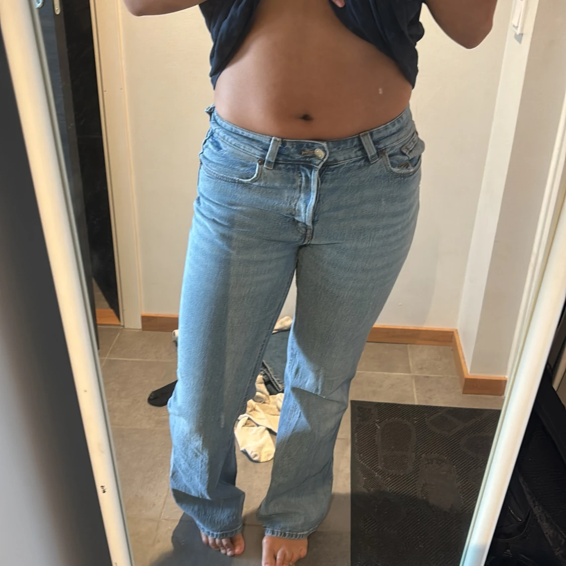 Ljusblå bootcut jeans från H&M - 1