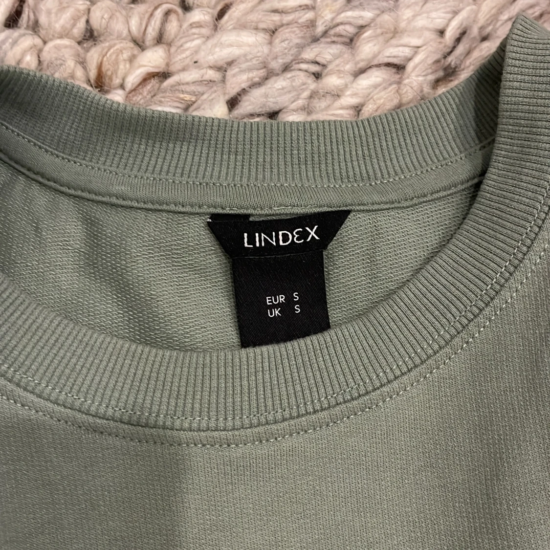 Grön ärmlös väst från Lindex - 1