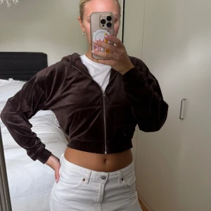 Ziphoodie - Ziphoodie ifrån bikbok i storlek S. Jättebra skick och superskönt material. 💓