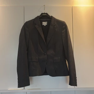 Kort kavaj - Figursydd.