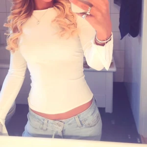 Gina tricot soft touch - Jätte fin tröja från gina tricot i soft touch material. Kommer i fint skick. Säljer då den inte kommer till användning längre. 