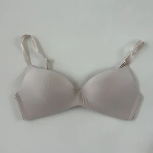 Intimissimi bh - Krämvit bh från intimissimi storlek 75B, modellen heter Adele 🩷🩷
