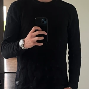 Tröja Only & Sons - Tröja från Only & Sons. Väldigt fint skick, knappast använd. Storlek M passar även något större!